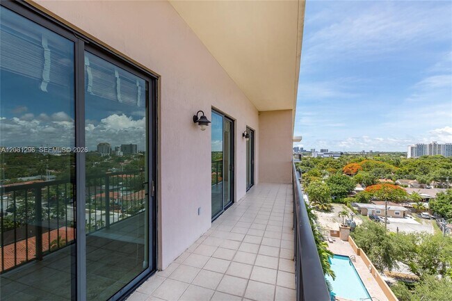 Foto del edificio - 1690 SW 27th Ave