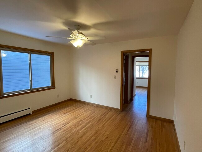 Sala de estar - 643 Cleveland Ave S