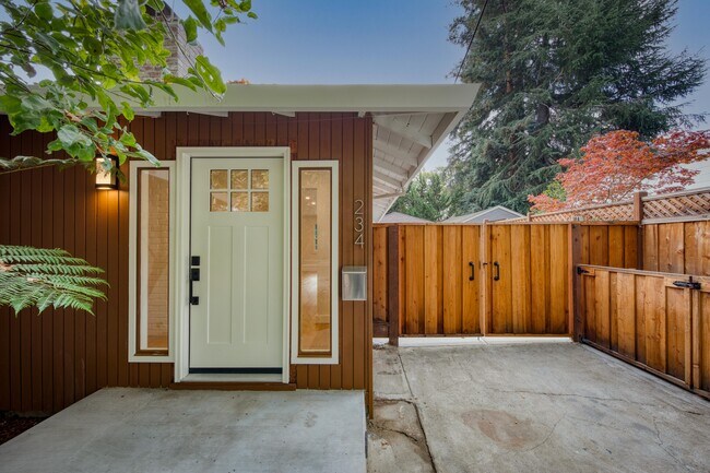 Building Photo - 234 McKendry Dr