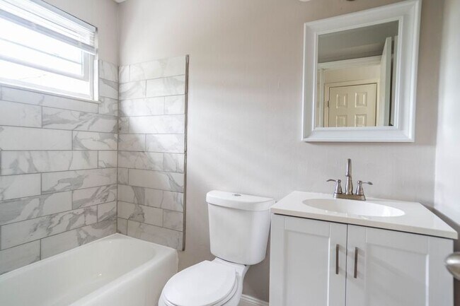 Foto del edificio - 331 Kendall Pl