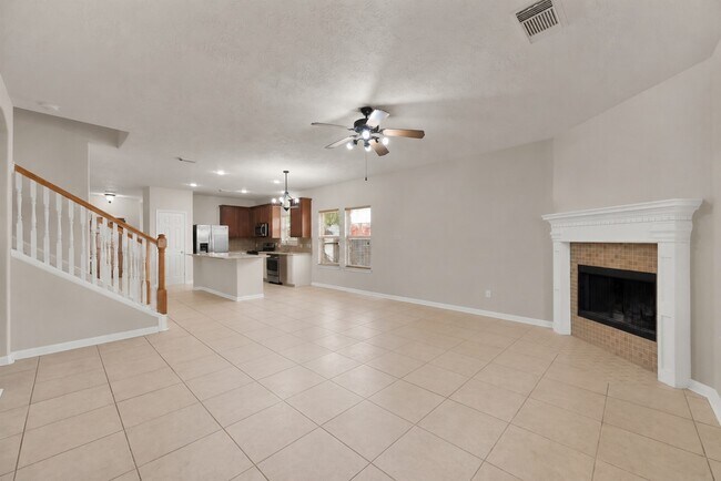 Foto del edificio - 1443 Meadowhigh Ln