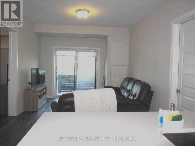 Building Photo - 128 Grovewood Common