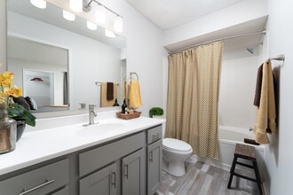 Building Photo - Britton Woods Apartments