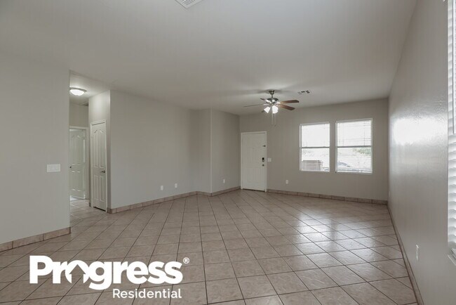 Building Photo - 7227 S 41st Ln