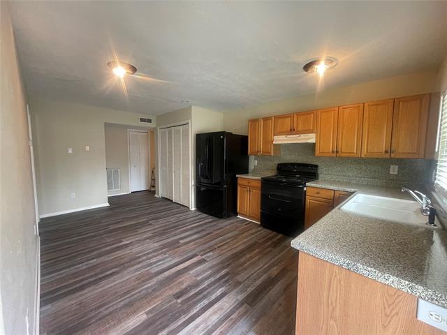 Building Photo - 627 McKown Dr