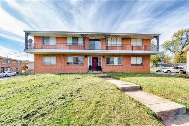 Building Photo - 10145 Chaucer Ave
