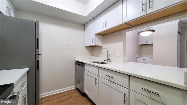 Foto del edificio - 18308 Streamside Dr
