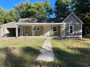 Building Photo - 601 N Fawn St