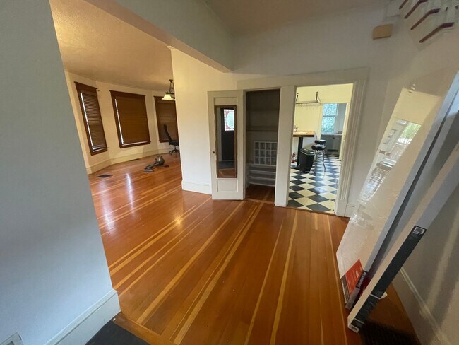 Foto del edificio - 2002 NE 13th Ave