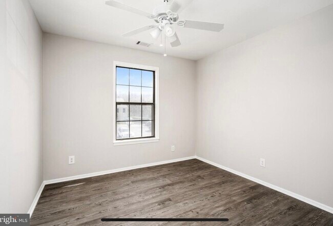 bedroom 2 - 202 Wyndham Plz
