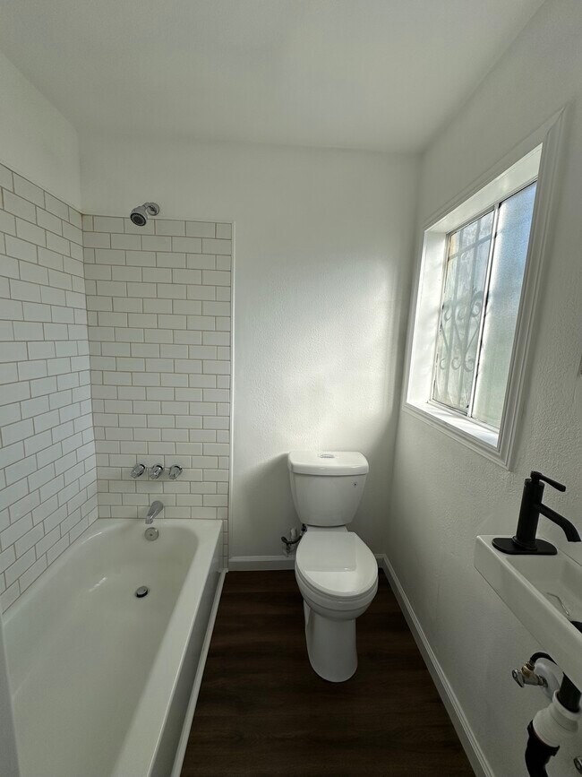 Foto del edificio - 1220 E 70th St