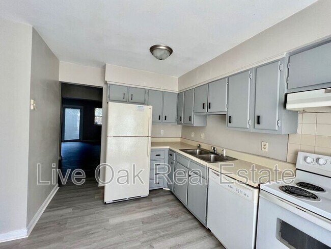 Foto del edificio - 5202 Richard Rd