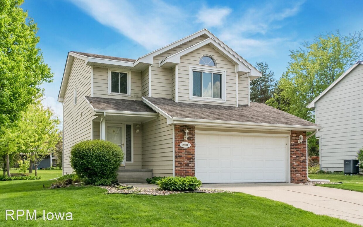 3 br, 2.5 bath House 2801 NW Park Lane House Rental in Ankeny, IA