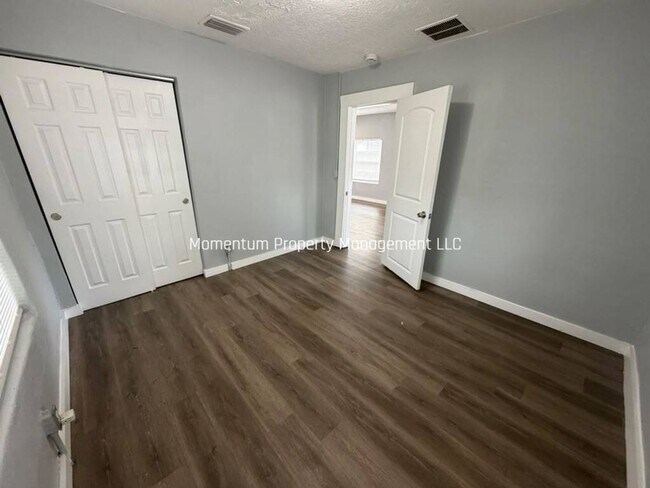 Building Photo - 4605 N 38th St