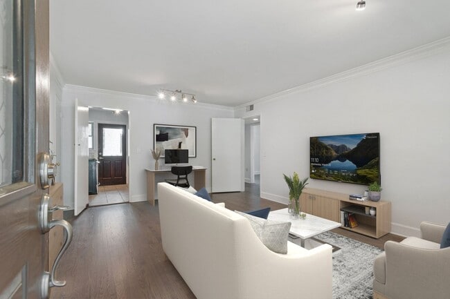 Building Photo - Quaint Westchester Condo