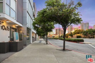 Building Photo - 10473 Santa Monica Blvd