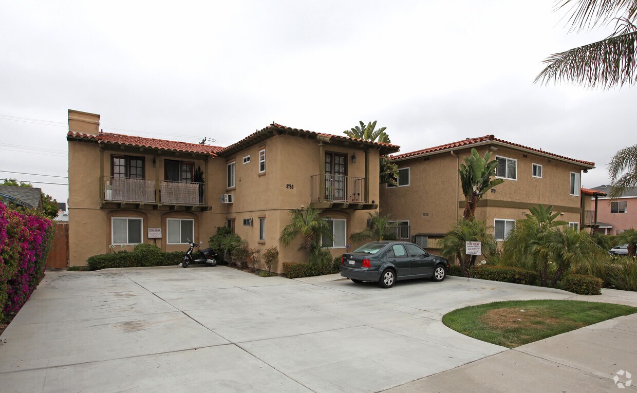 Building Photo - Galaxy Court
