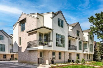 Building Photo - 4116 University Blvd