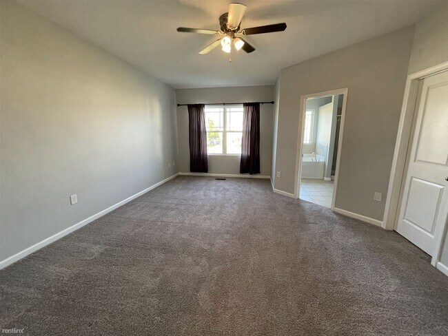 Foto del edificio - 3 br, 2.5 bath Townhome - 1012 Historic Ci...