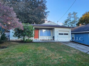 Building Photo - 215 SE 74th Ave