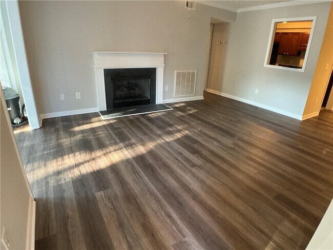 Foto del edificio - 406 Augusta Dr