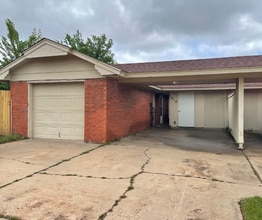 Building Photo - 1914 N Moulton Ct