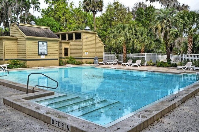 Foto del edificio - 229 Crown Oaks Way