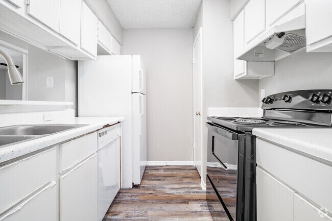 L’Appartement AMERICANA N/S Fooded P/O Seven07 Lofts Apartments - 707 SE Loop 410, San Antonio, TX