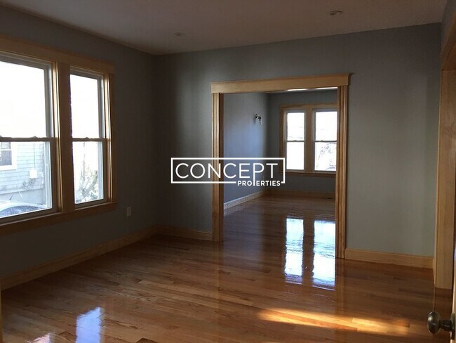 Building Photo - 152A Winchester St. Unit 1B