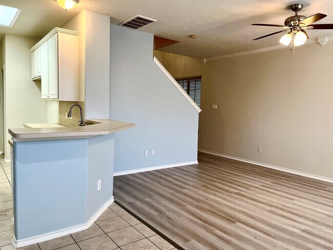Building Photo - 6111 Morningshire Ln