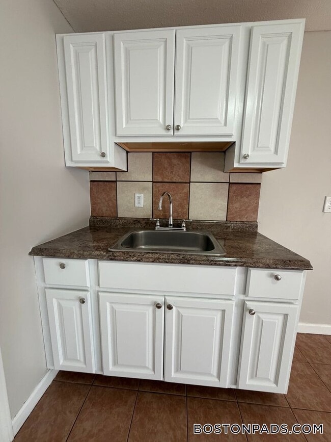 Building Photo - 148 Willard St