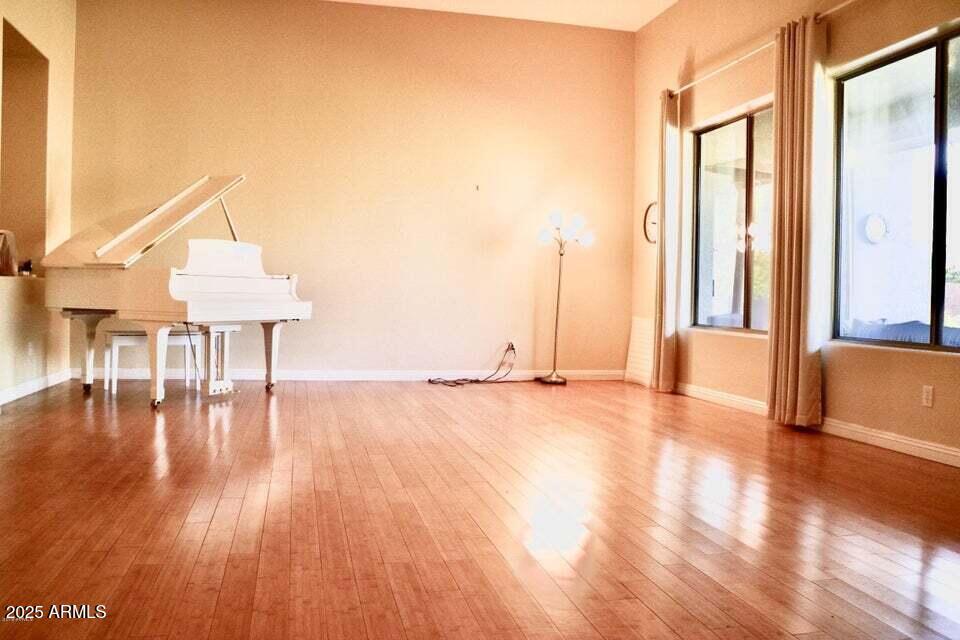 Primary Photo - 962 W Bluebird Dr