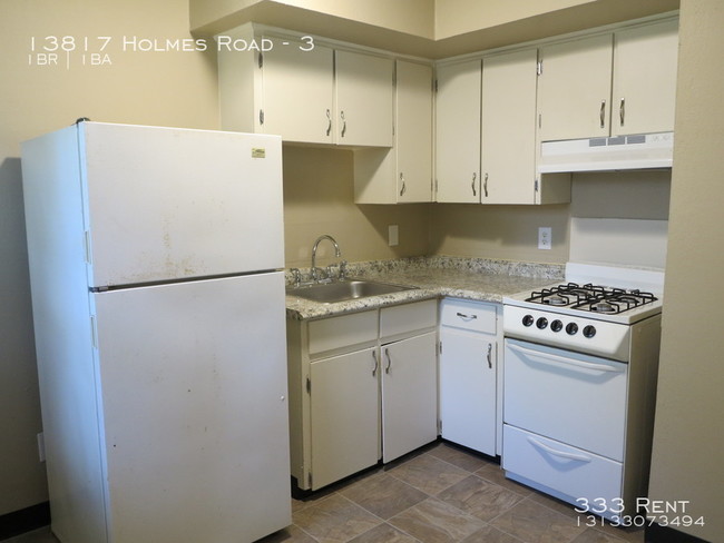 Building Photo - 13817 Holmes Rd
