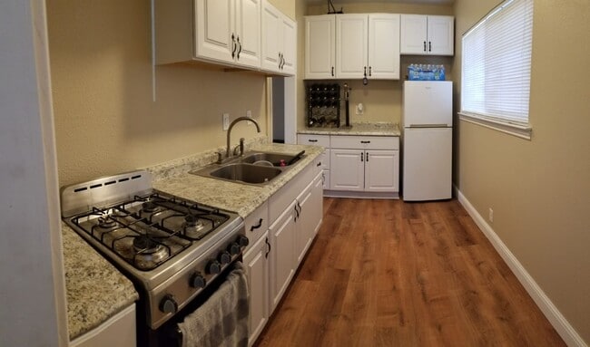 Building Photo - 2-Bedroom Home with Balcony in Orcutt – Pe...