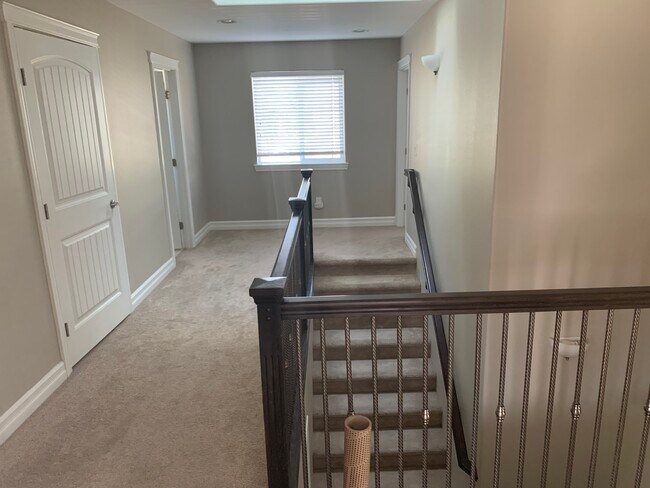 Building Photo - 525 Harman Way