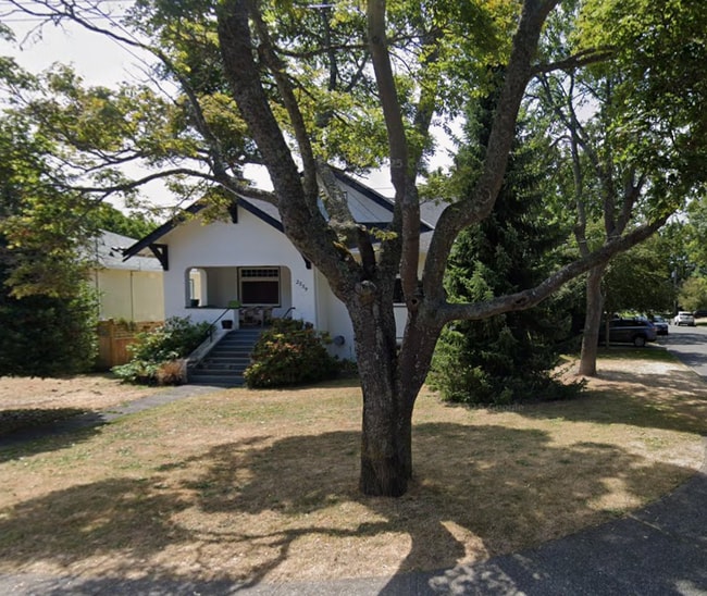 Building Photo - 2559 Cranmore Rd