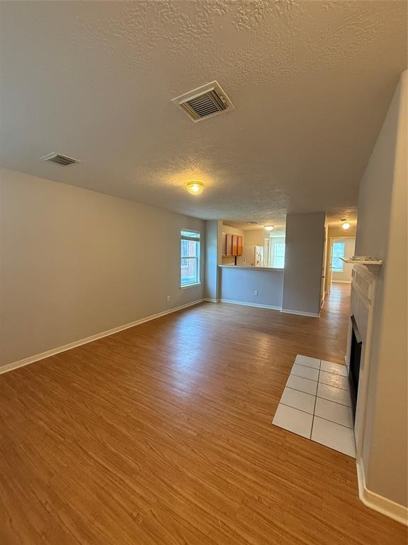 Foto del edificio - 5010 Woodland Meadows Ln