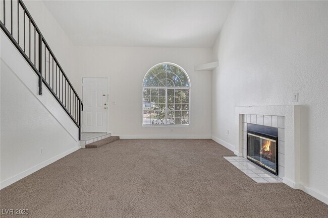 Foto del edificio - 7979 W Rochelle Ave