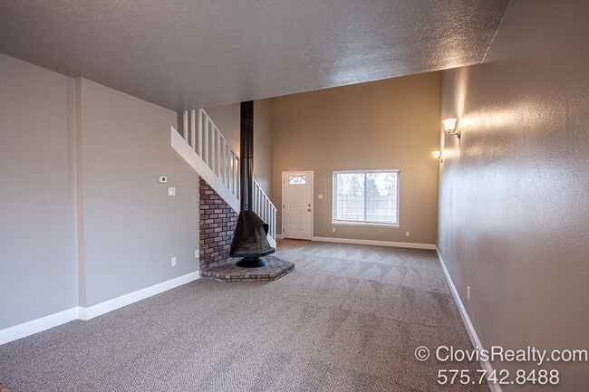 Living Room - 3500 Adenmor Ct