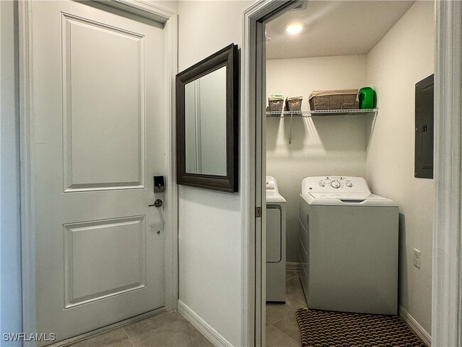 Building Photo - 5807 Double Eagle Cir