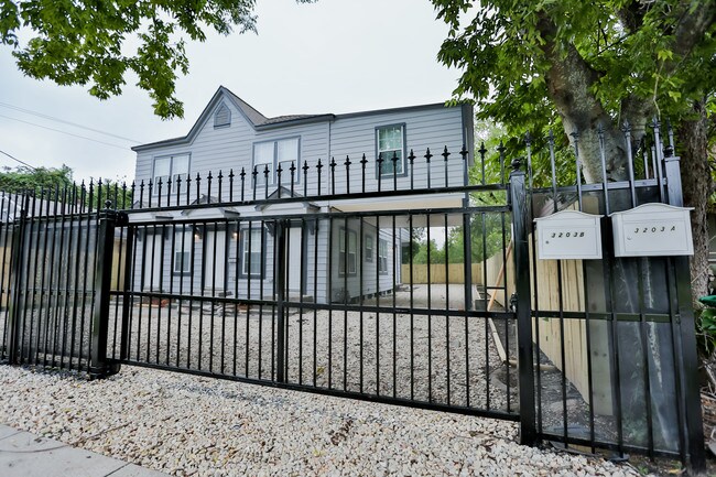 Foto del edificio - 3203 Elgin St
