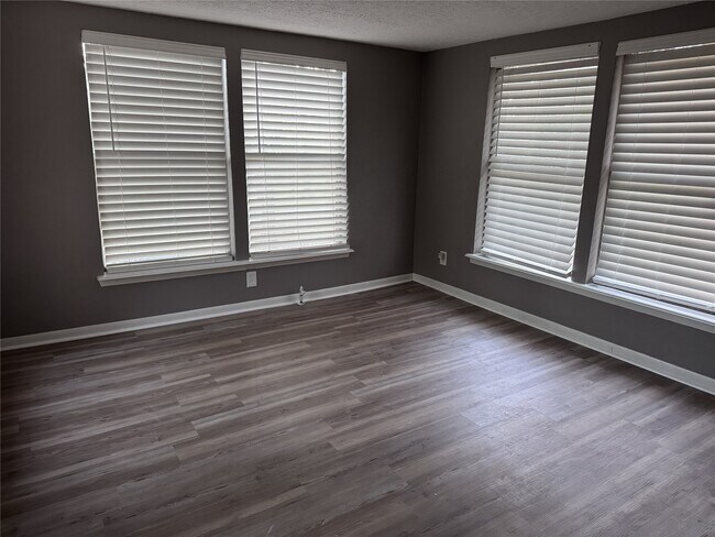 Foto del edificio - 600 St Lawrence River Rd