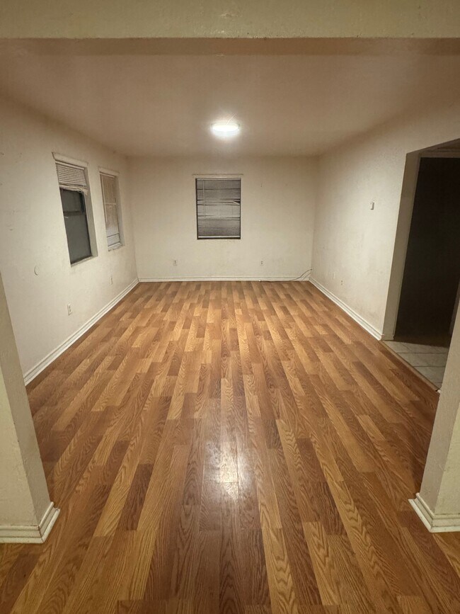 Foto del edificio - 211 SW 36th Ave