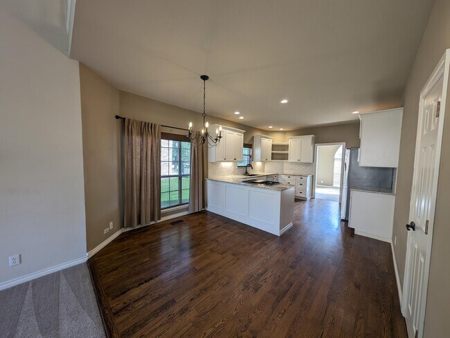 Building Photo - 9914 S 99th E Ave