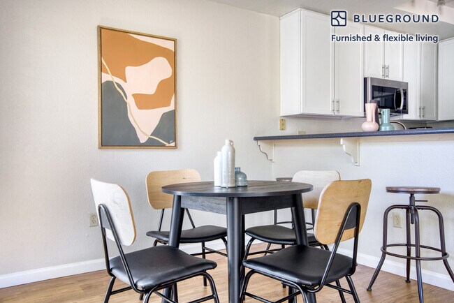 Foto del edificio - 559 Windlass Ln