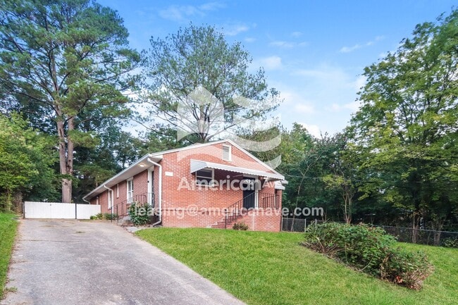 Building Photo - 3921 17th Ave