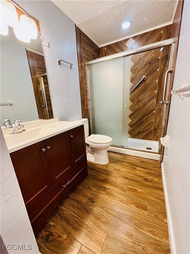 Foto del edificio - 9303 Lennex Ln