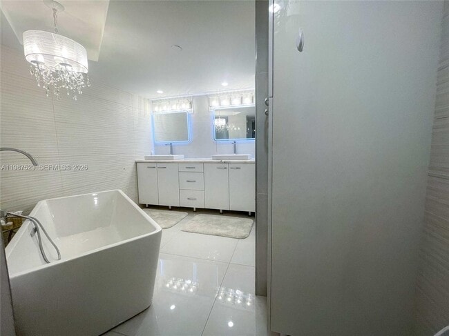 Building Photo - 4000 Towerside Terrace