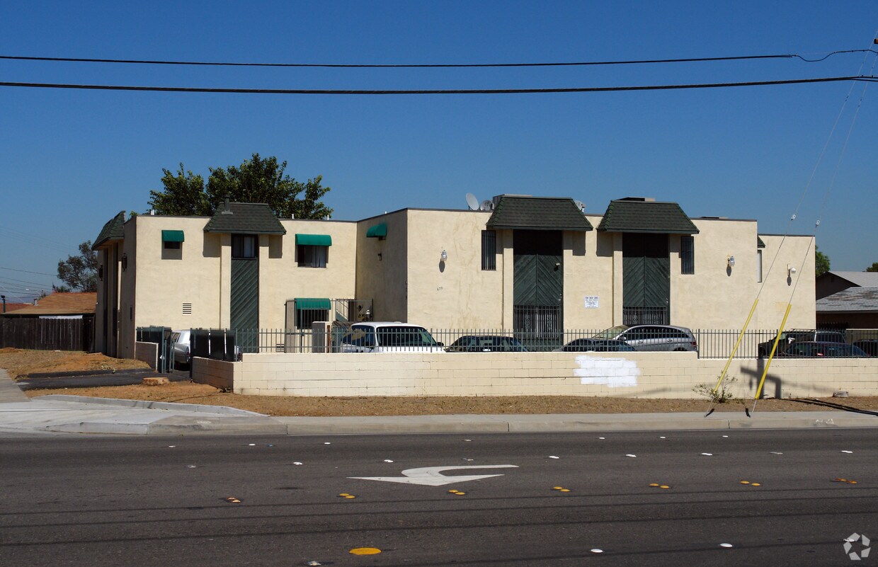 Building Photo - 679 Lemon Ave