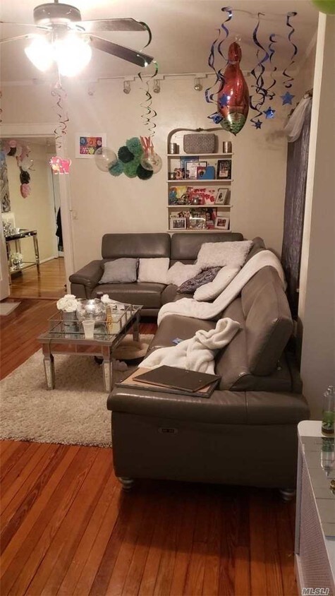 Foto del edificio - 472 Cedarhurst Ave